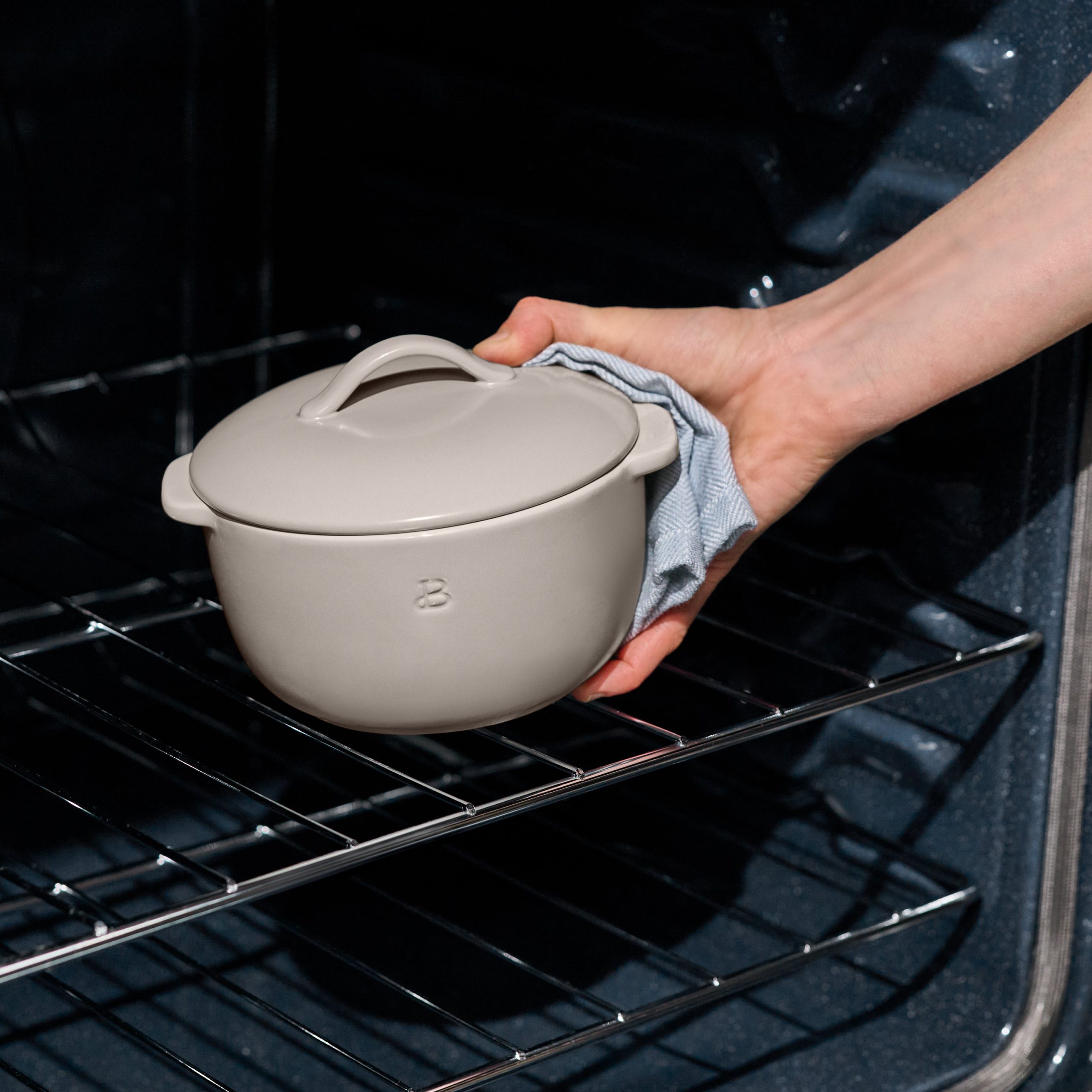 1qt Covered Casserole - Image 7