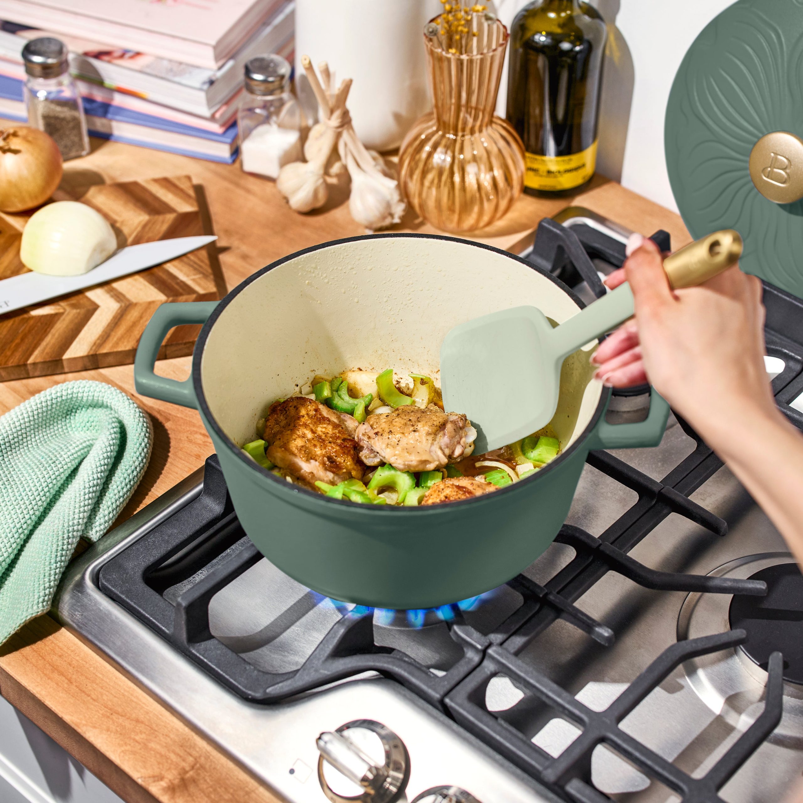 4qt Enamel Cast Iron Dutch Oven with Petal Lid - Image 30