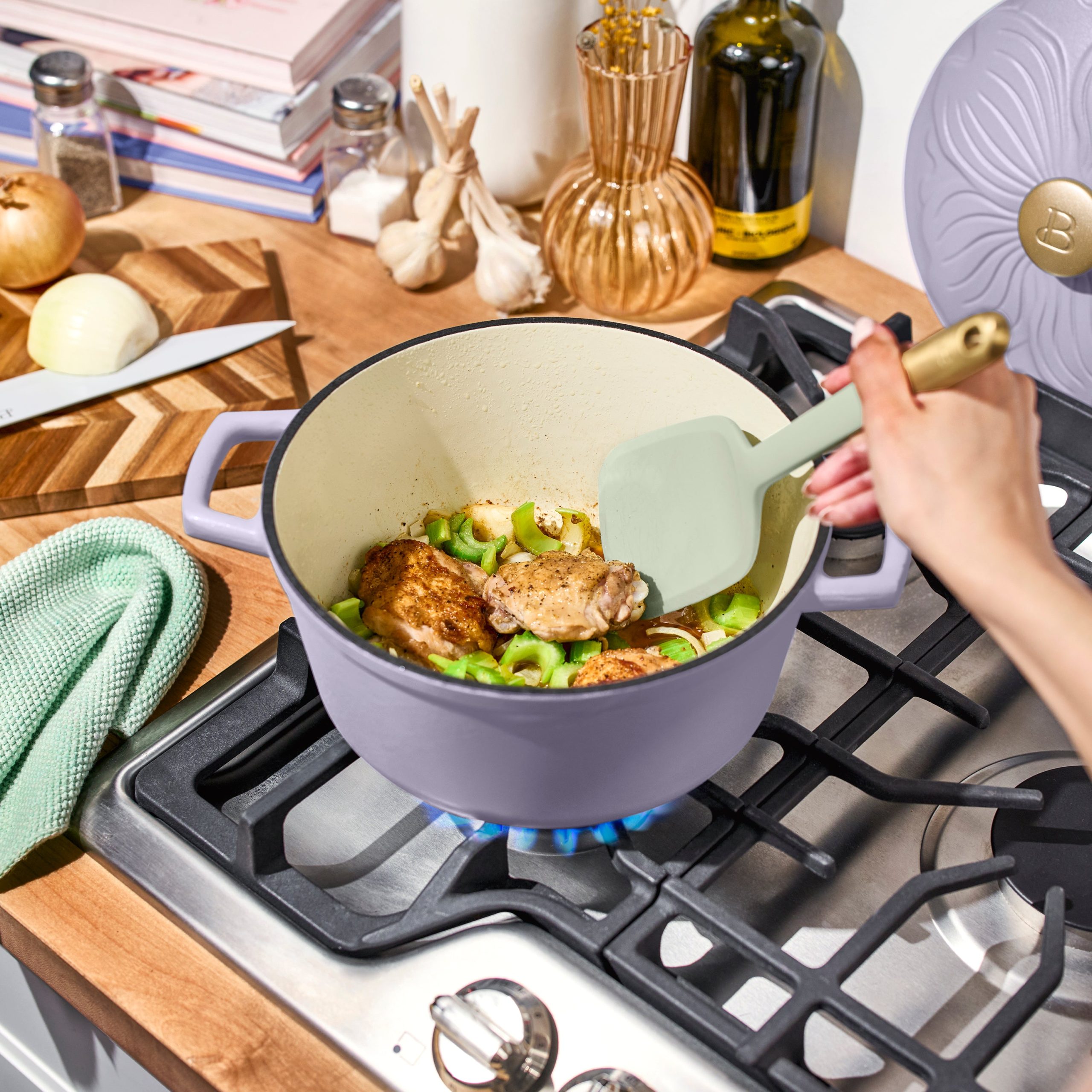 4qt Enamel Cast Iron Dutch Oven with Petal Lid - Image 12