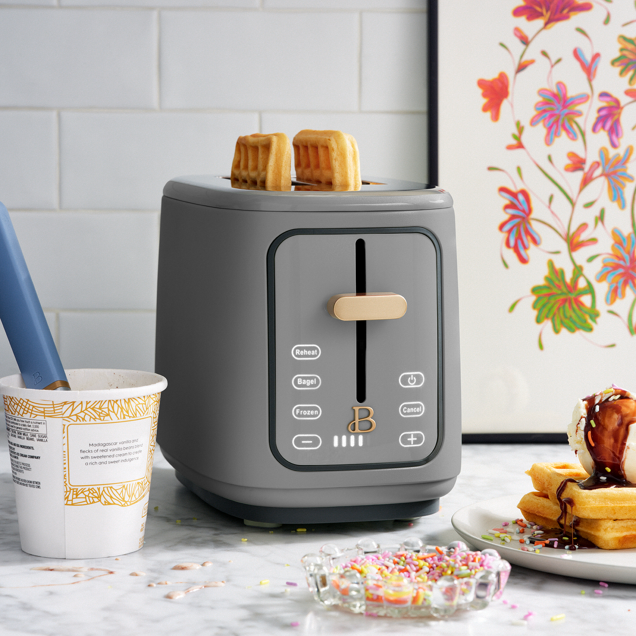 2-Slice Toaster with Touch-Activated Display - Image 8